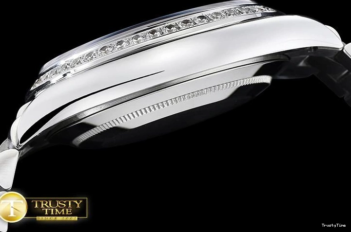 1211 Seasonal RDD0207E – DayDate 675